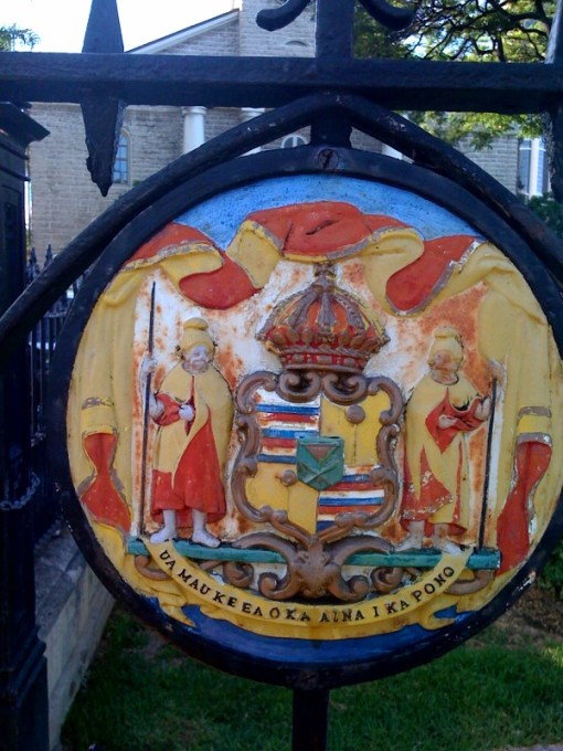 Hawaiian seal The motto translates, "The life of the land is perpetuated in righteousness."