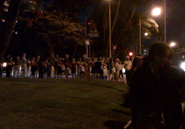 Hokusai-exhibit-line